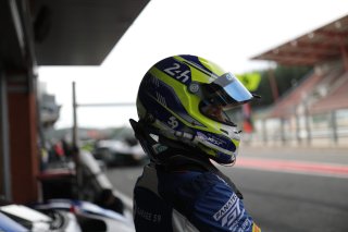 #188 Garage 59 McLaren 720 S GT3 Pro-Am Cup, Pitlane, Test Session 1
