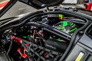 #7 Inception Racing McLaren 720S GT3 Gold Cup, Pitlane, Test Session 1
