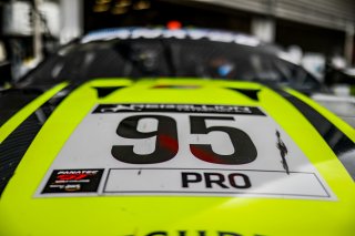 #95 Beechdean AMR Aston Martin Vantage AMR GT3 Pro, Pitlane, Test Session 1
