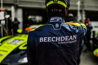 #95 Beechdean AMR Aston Martin Vantage AMR GT3 Pro, Pitlane, Test Session 1
