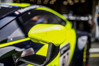 #97 Beechdean AMR Aston Martin Vantage AMR GT3 Gold Cup, Pitlane, Test Session 1
