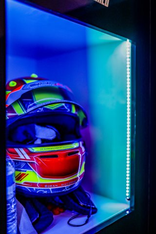 #188 Garage 59 McLaren 720 S GT3 Pro-Am Cup, Pitlane, Test Session 1
