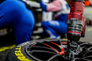 #2 AMG Team GetSpeed Mercedes-AMG GT3 Pro, Pitlane, Test Session 1
