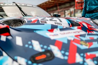#221 GPX Martini Racing Porsche 911 GT3-R (991.II) Pro, Pitlane, Test Session 1
