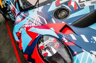 #221 GPX Martini Racing Porsche 911 GT3-R (991.II) Pro, Pitlane, Test Session 1
