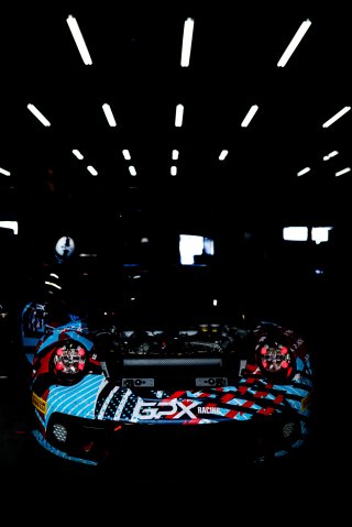 #221 GPX Martini Racing Porsche 911 GT3-R (991.II) Pro, Pitlane, Test Session 1
