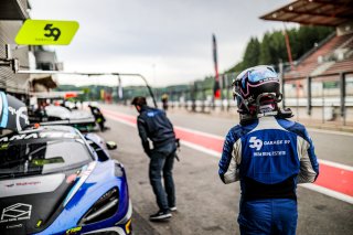 #159 Garage 59 McLaren 720 S GT3 Silver Cup, Pitlane, Test Session 1
