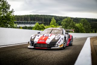 #24 Herberth Motorsport Porsche 911 GT3-R (991.II) Pro-Am Cup, Pitlane, Test Session 1
