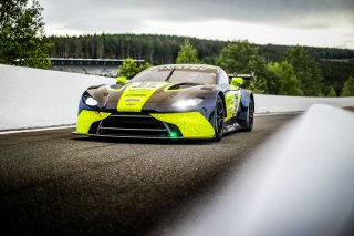 #97 Beechdean AMR Aston Martin Vantage AMR GT3 Gold Cup, Pitlane, Test Session 1
