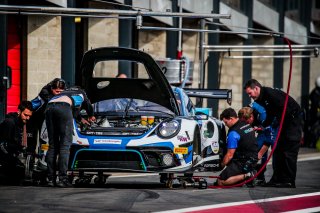 #47 KCMG Porsche 911 GT3-R (991.II) Pro, Test Session 1
