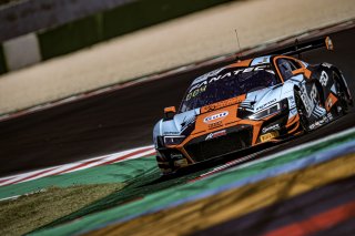 #30 Team WRT Audi R8 LMS evo II GT3 Benjamin Goethe Thomas Neubauer Silver Cup, Free Practice
