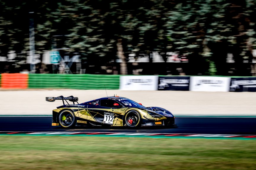 #112 JP Motorsport McLaren 720 S GT3 Dennis Lind Vincent Abril Pro, Free Practice
