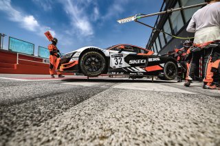#32 Team WRT Audi R8 LMS evo II GT3 Charles Weerts Dries Vanthoor Pro, Pre-Qualifying
