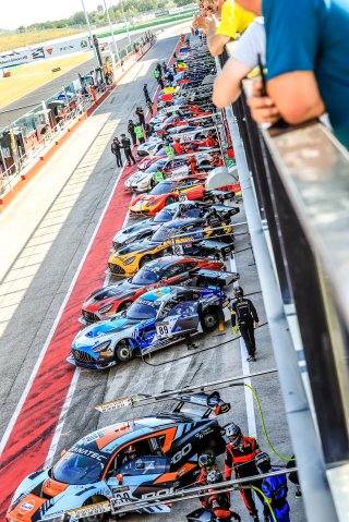 Pitlane, Qualifying 1
