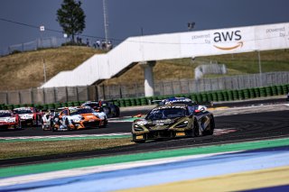 #112 JP Motorsport McLaren 720 S GT3 Dennis Lind Vincent Abril Pro, Race 1
