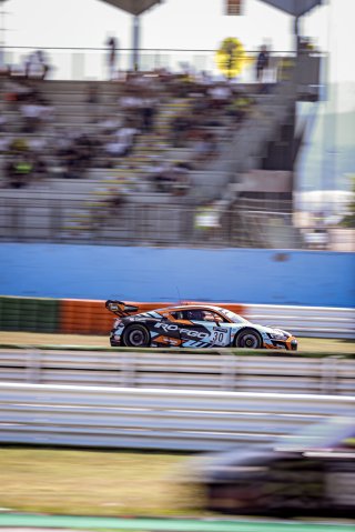 #30 Team WRT Audi R8 LMS evo II GT3 Benjamin Goethe Thomas Neubauer Silver Cup, Race 1

