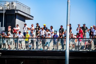 Ambiance, Race 1

