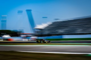 #112 JP Motorsport McLaren 720 S GT3 Dennis Lind Vincent Abril Pro, Fanatec GT World Challenge, Race 1
