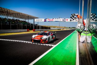 Finish, Race 1
