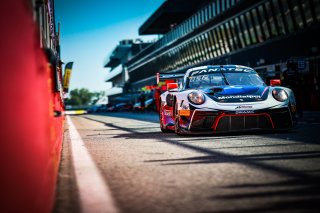 #56 Dinamic Motorsport Porsche 911 GT3-R (991.II) Giorgio Roda Klaus Bachler Pro, Pitlane, Qualifying 2
