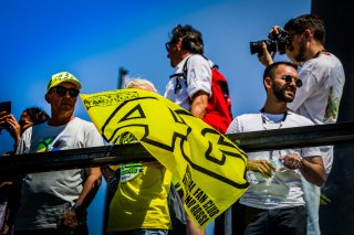 Ambiance, Race 2
