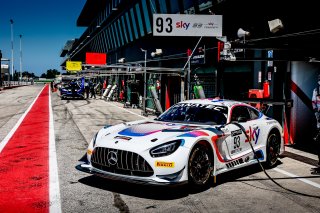 Paid Test Session, Pitlane
