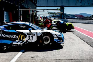 Paid Test Session, Pitlane
