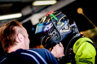 Paid Test Session, Pitlane
