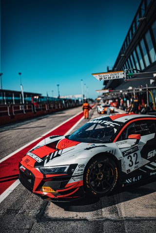 #32 Team WRT Audi R8 LMS evo II GT3 Charles Weerts Dries Vanthoor Pro, Fanatec GT World Challenge, Paid Test Session
