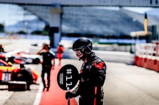 Paid Test Session, Pitlane
