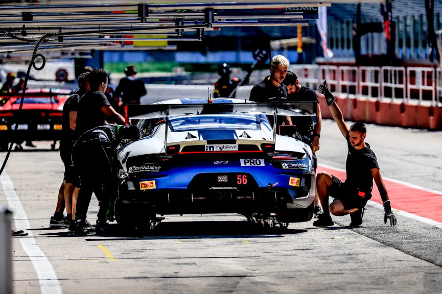 Paid Test Session, Pitlane
