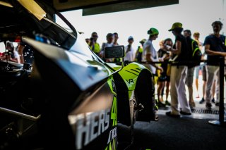 Ambiance, Pit Walk
