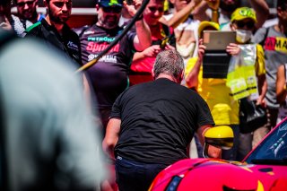 Ambiance, Pit Walk
