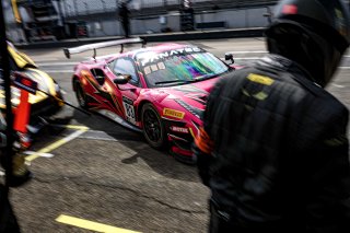 #83 Iron Dames Rahel FREY Sarah BOVY Michelle GATTING Ferrari 488 GT3 Gold Cup, Pre-Qualifying
