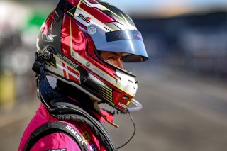 #83 Iron Dames Rahel FREY Sarah BOVY Michelle GATTING Ferrari 488 GT3 Gold Cup, Race
