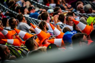 Ambiance, Race
