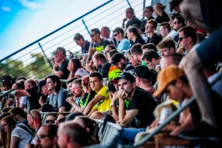 Ambiance, Race
