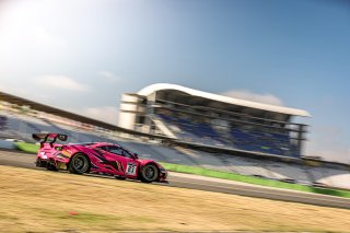 #83 Iron Dames Rahel FREY Sarah BOVY Michelle GATTING Ferrari 488 GT3 Gold Cup, Qualifying
