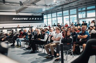 Esports, Race
