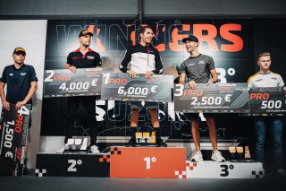 Esports, Race

