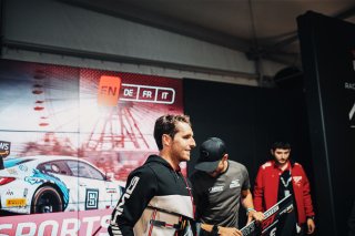 Esports, Race
