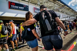Ambiance, Pitwalk
