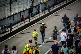 Ambiance, Pitwalk
