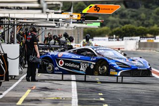 Pitlane, Qualifying 1

