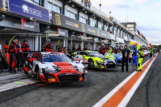 #32 Team WRT - Charles Weerts - Dries Vanthoor - Audi R8 LMS evo II GT3 - Pro, Pitlane, Qualifying 1
