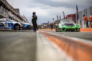 #54 Dinamic Motorsport - Adrien De Leener - Christian Engelhart - Porsche 911 GT3-R (991.II) - Pro, Race 1
