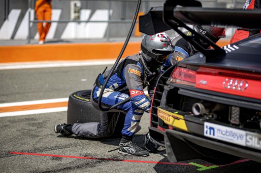 #26 Sainteloc Junior Team - Gilles Magnus - Nicolas Baert - Audi R8 LMS evo II GT3 - Silver Cup, Race 1
 | Kevin Pecks