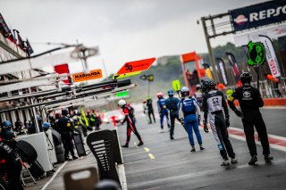 #90 Madpanda Motorsport - Ezequiel Perez Companc - Fabian Schiller - Mercedes-AMG GT3 - Silver Cup, FGTWC, Pitlane, Race 2
