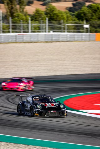 #911 Herberth Motorsport - Ralf BOHN - Alfred RENAUER - Robert RENAUER - Porsche 911 GT3-R (991.II) - Gold Cup, Bronze Test
