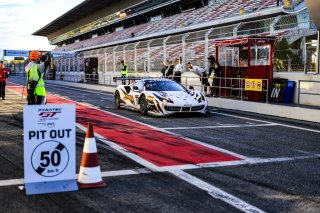 #52 AF Corse - Stefano COSTANTINI - Louis MACHIELS - Andrea BERTOLINI - Ferrari 488 GT3 - Pro-Am Cup, Free Practice, Pitlane
